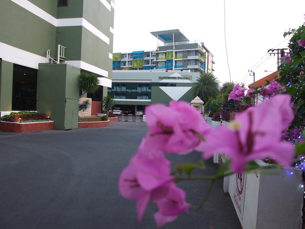 Ratchada City Hotel Bangkok Exterior foto